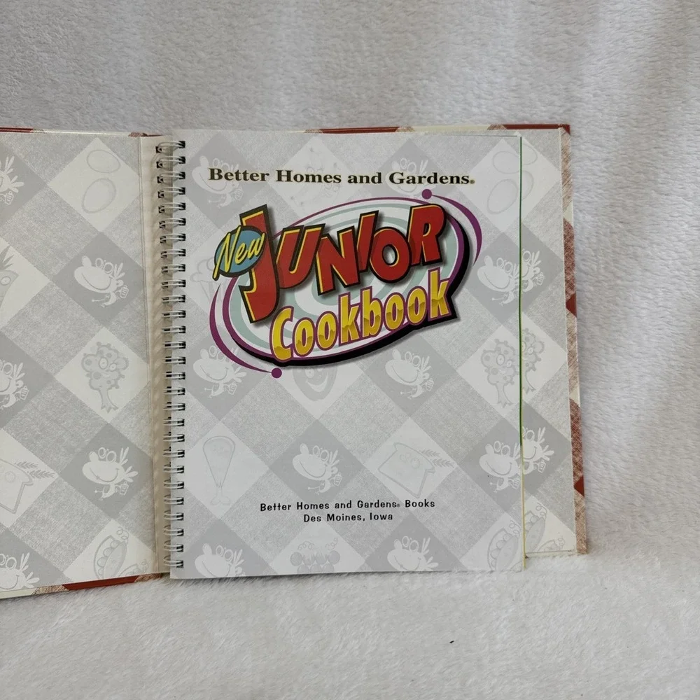 Better Homes and Gardens New Junior Cookbook 1997 Ring Bound 6th Edition
